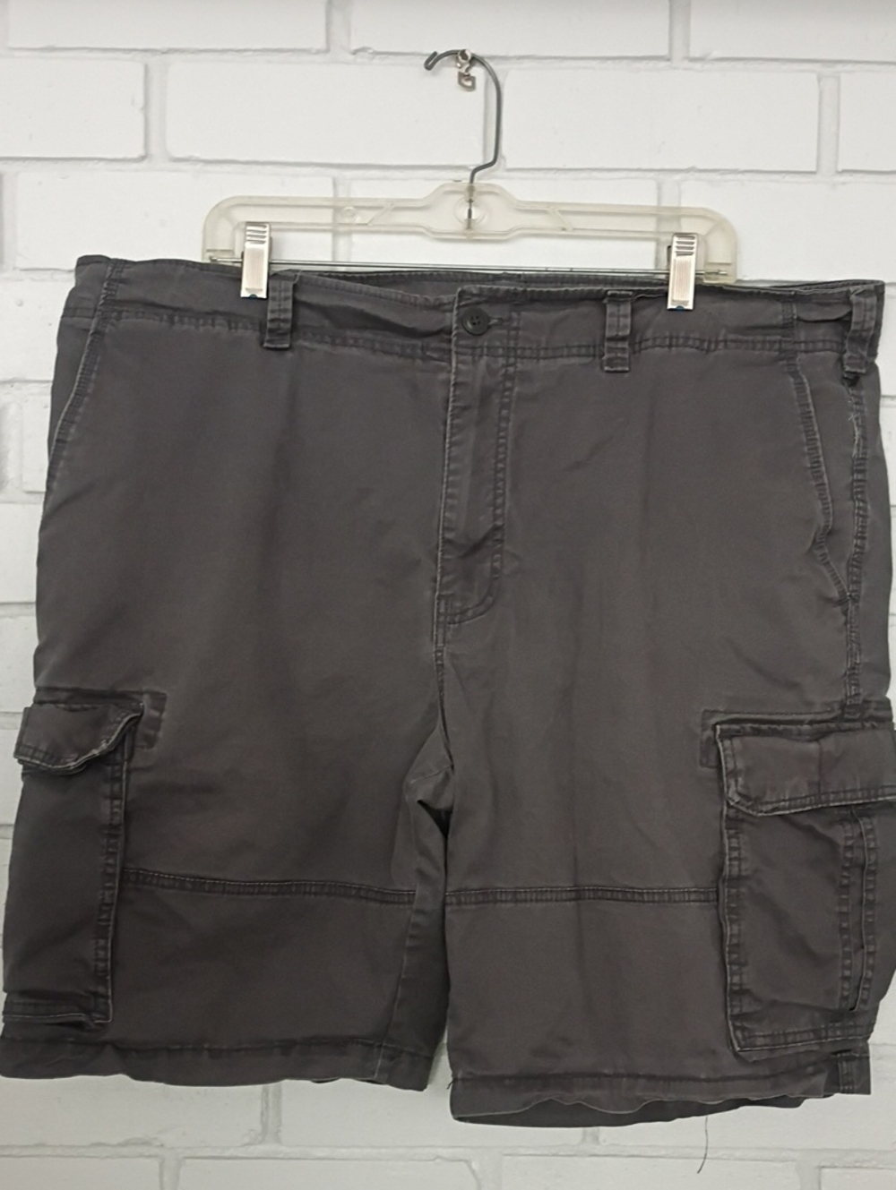 Goodfellow Mens Size 42 Dark Gray Button & Zipper Fly Utility Cargo Shorts